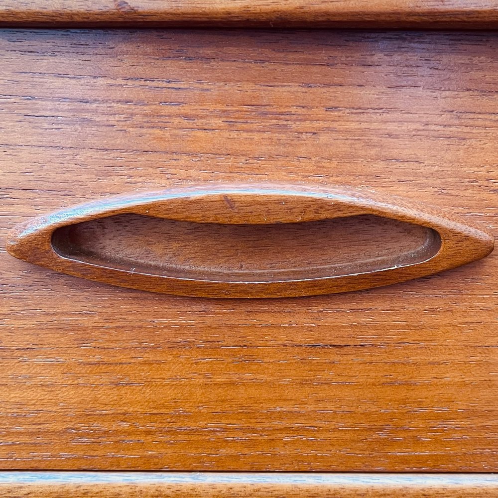 Jentique shop furniture bureau